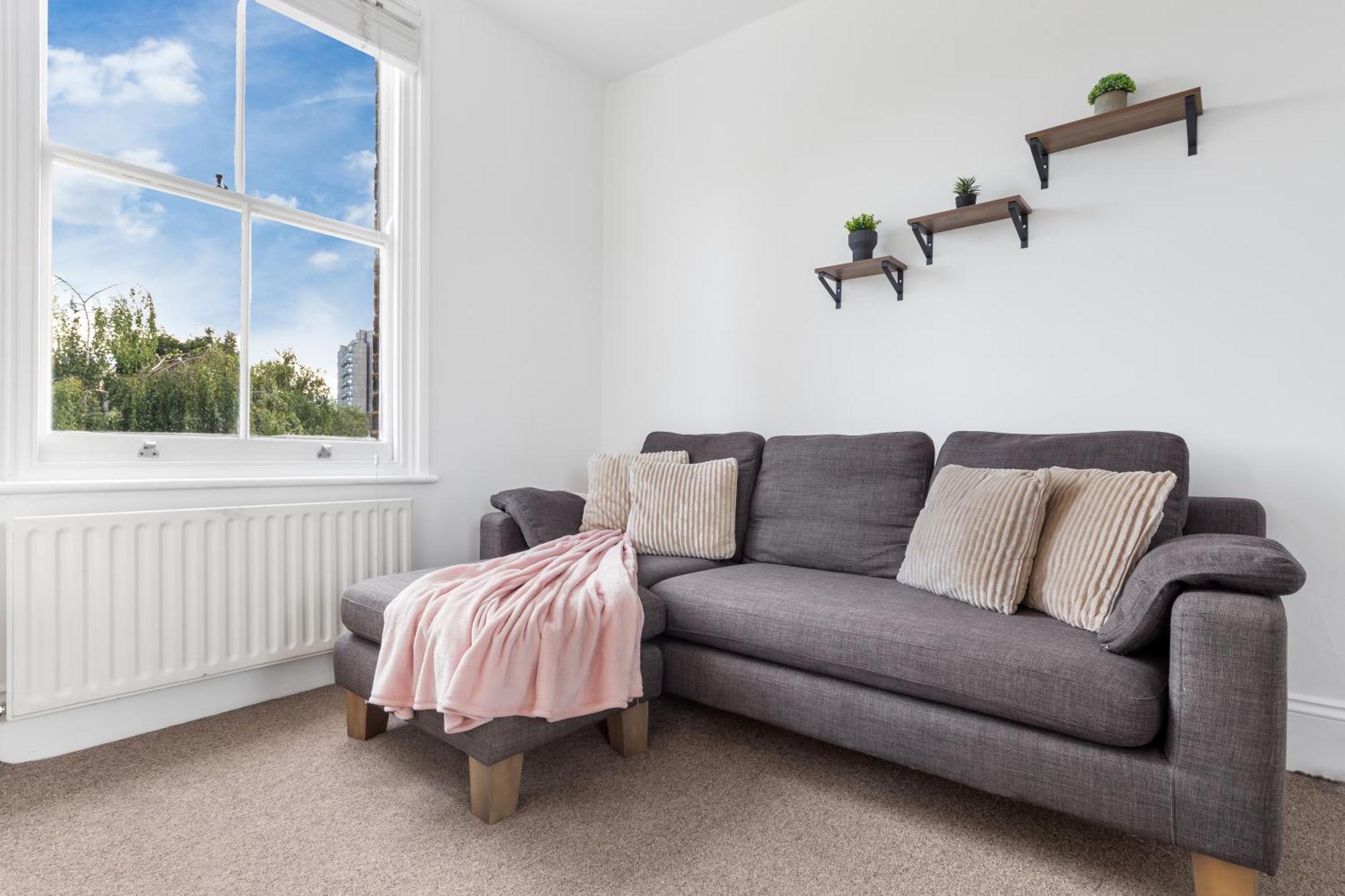 Luxury 4 Bedroom Flat With Stunning Shard View From Terrace In London! Next To Station, Sleeps 9 Appartement *