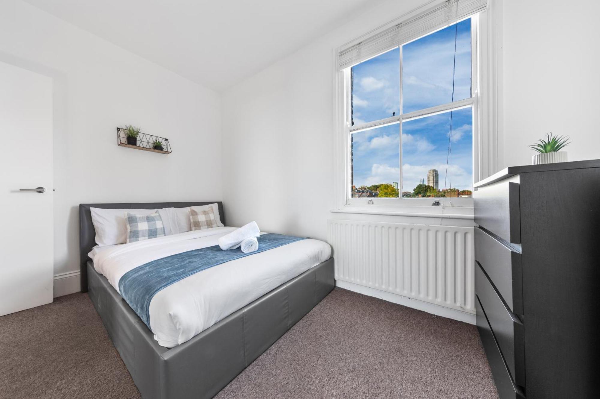 Appartement Luxury 4 Bedroom Flat With Stunning Shard View From Terrace In London! Next To Station, Sleeps 9